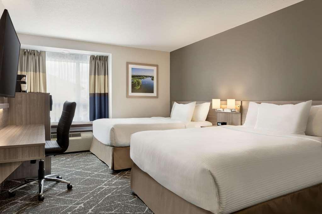 Microtel Inn & Suites By Wyndham Kanata Ottawa West الغرفة الصورة
