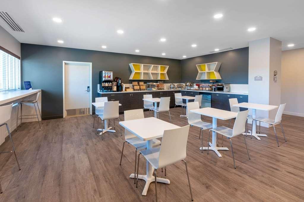 Microtel Inn & Suites By Wyndham Kanata Ottawa West المرافق الصورة