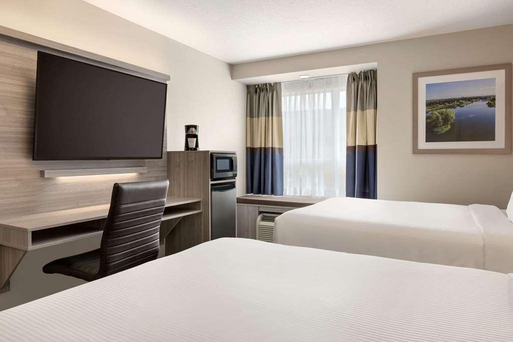 Microtel Inn & Suites By Wyndham Kanata Ottawa West الغرفة الصورة