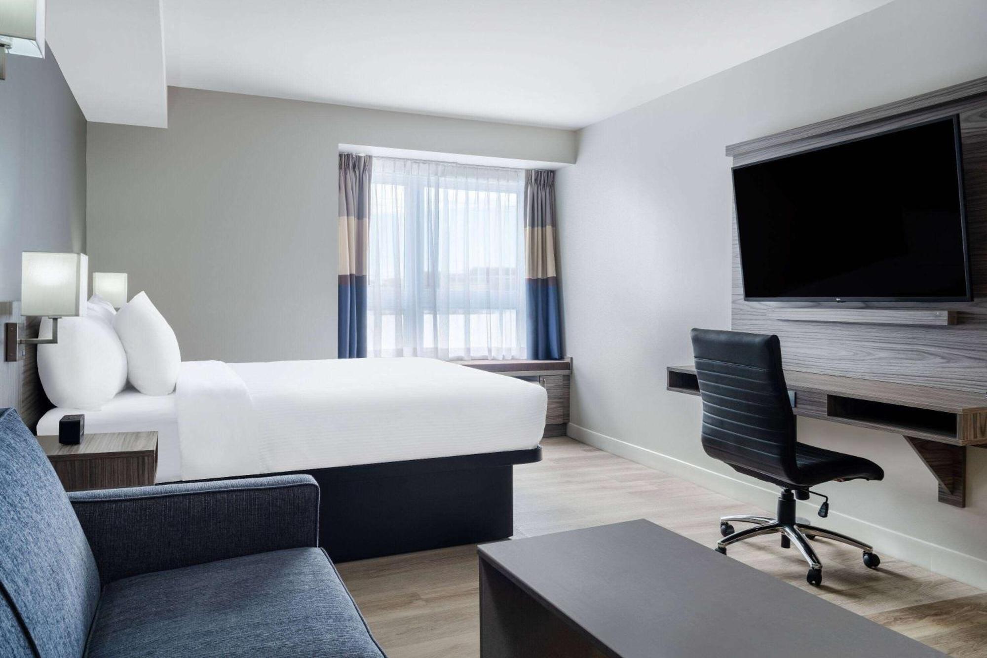 Microtel Inn & Suites By Wyndham Kanata Ottawa West المظهر الخارجي الصورة