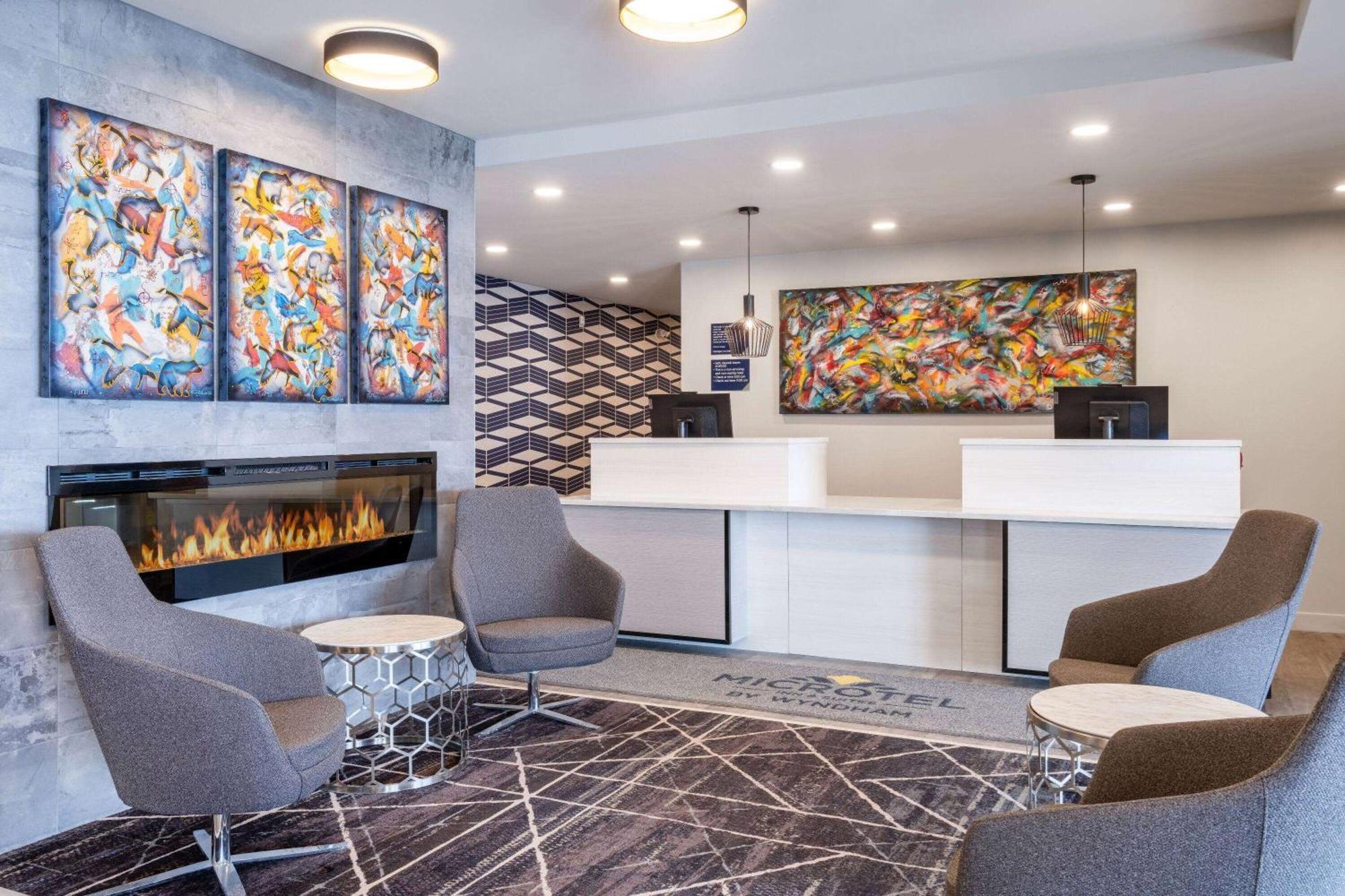 Microtel Inn & Suites By Wyndham Kanata Ottawa West المظهر الخارجي الصورة
