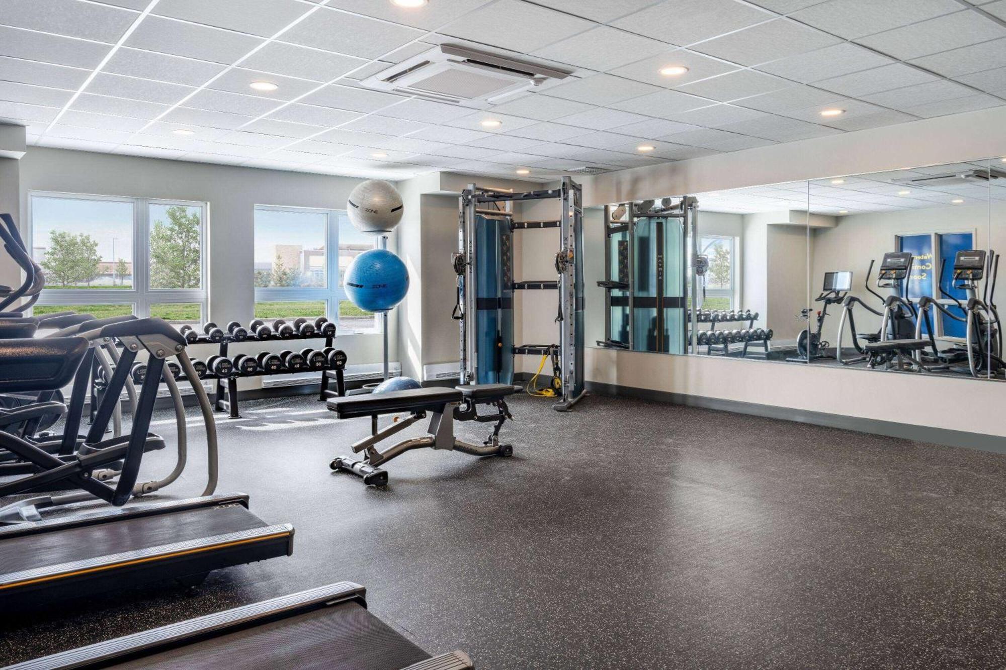 Microtel Inn & Suites By Wyndham Kanata Ottawa West المظهر الخارجي الصورة