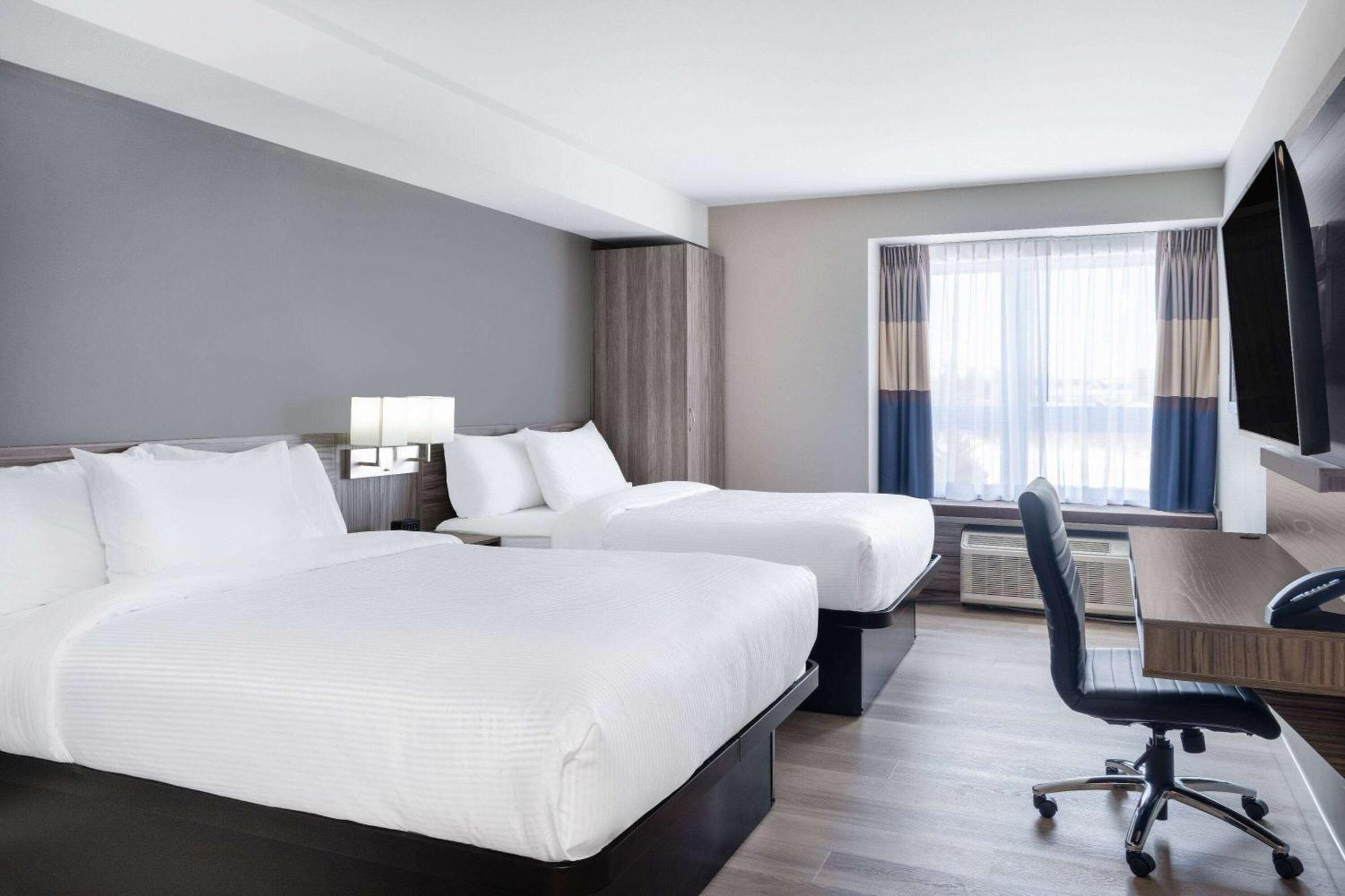 Microtel Inn & Suites By Wyndham Kanata Ottawa West المظهر الخارجي الصورة