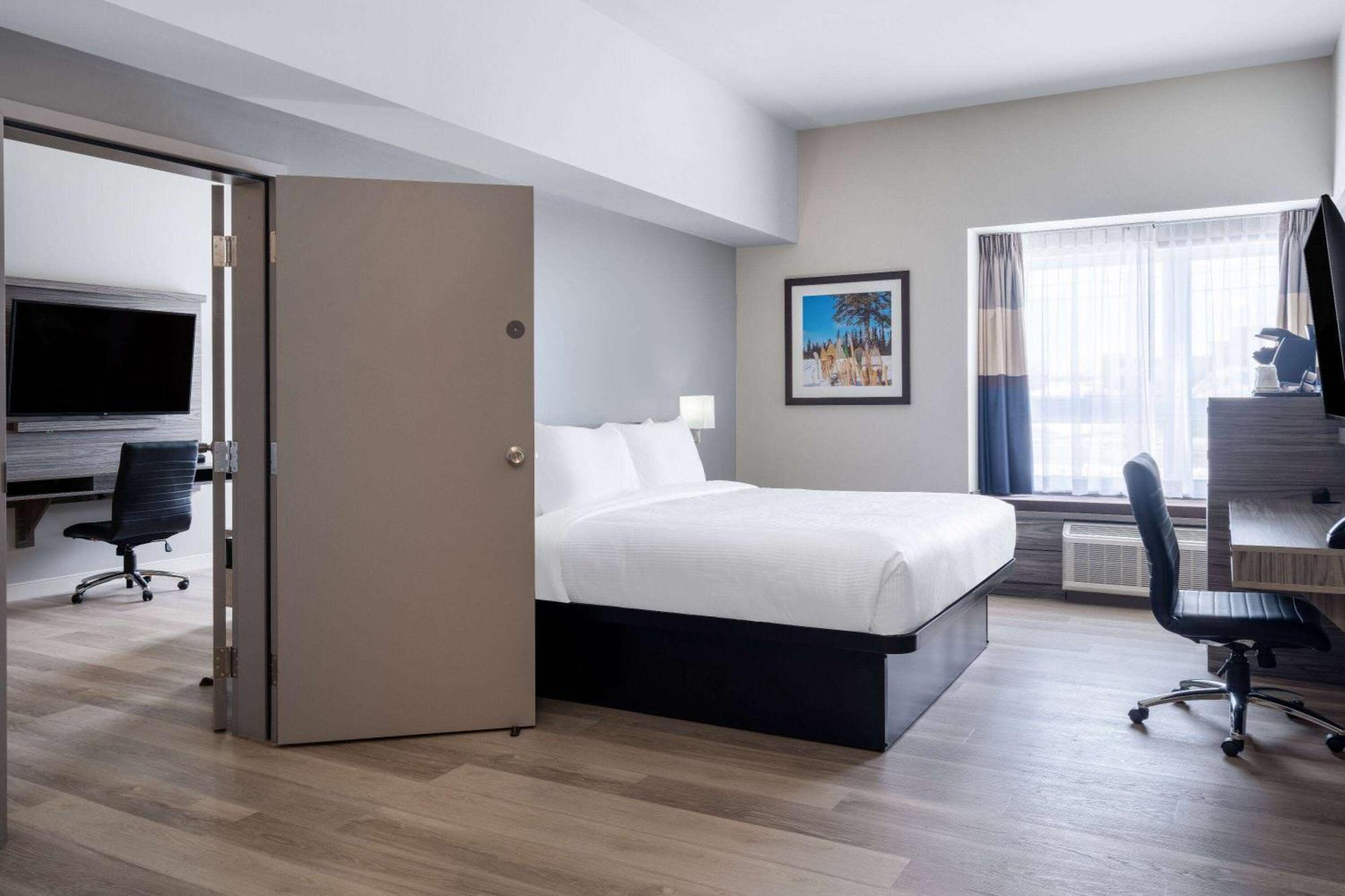 Microtel Inn & Suites By Wyndham Kanata Ottawa West المظهر الخارجي الصورة