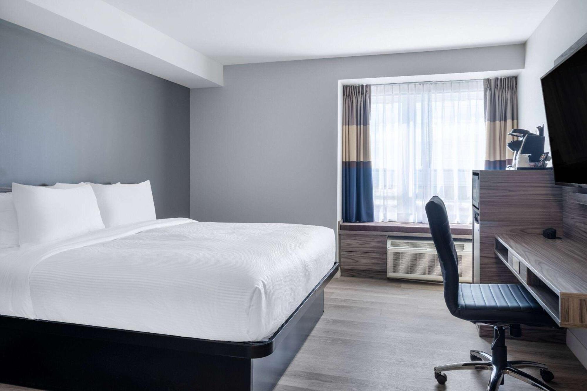 Microtel Inn & Suites By Wyndham Kanata Ottawa West المظهر الخارجي الصورة