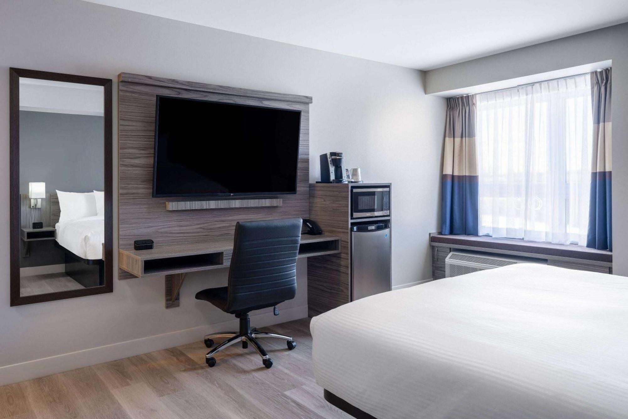 Microtel Inn & Suites By Wyndham Kanata Ottawa West المظهر الخارجي الصورة